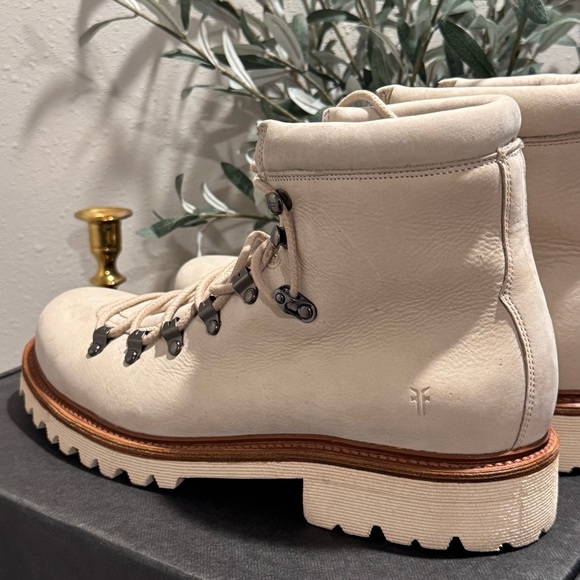 Frye Men’s Size 9.5M Ivory Woodson Hiker Leather Vibram Sole Boots Outdoor NWB - Picture 8 of 9